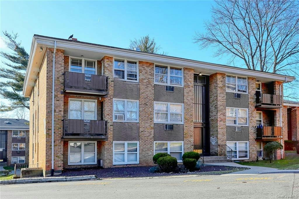 232 KEARSING PKWY APT G, MONSEY, NY 10952, photo 1 of 19