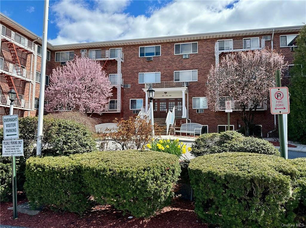 838 PELHAMDALE AVE APT 2U, NEW ROCHELLE, NY 10801, photo 1 of 15