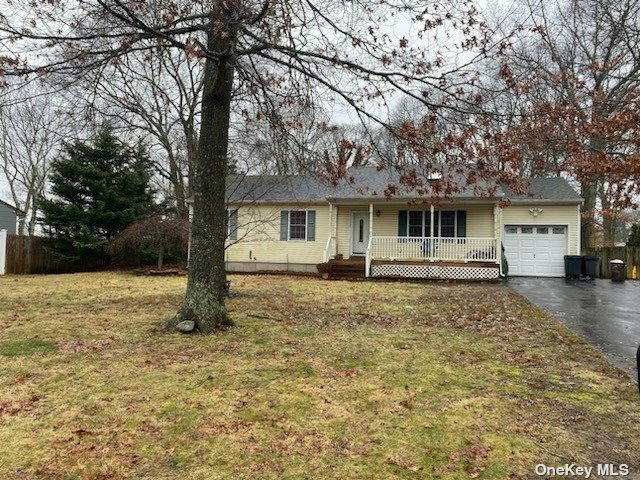 45 OAK AVE, SHIRLEY, NY 11967, photo 1 of 5