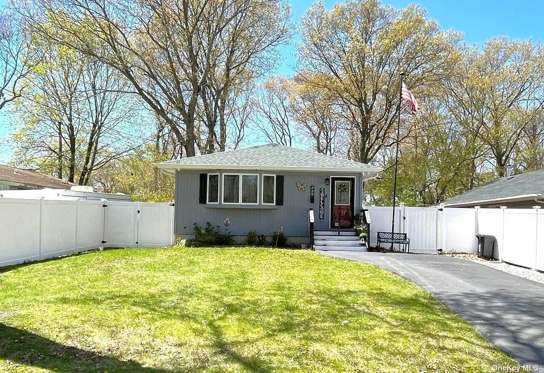 429 W END AVE, SHIRLEY, NY 11967, photo 1 of 25