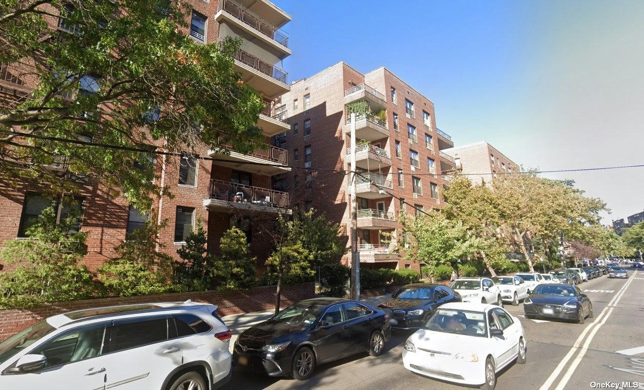 137-05 FRANKLIN AVE # 4D, FLUSHING, NY 11355, photo 1 of 14