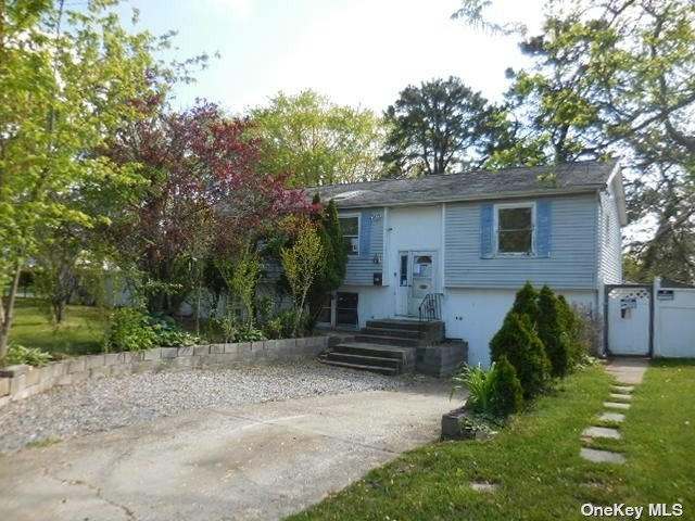 275 BRENTWOOD PKWY, BRENTWOOD, NY 11717, photo 1 of 36