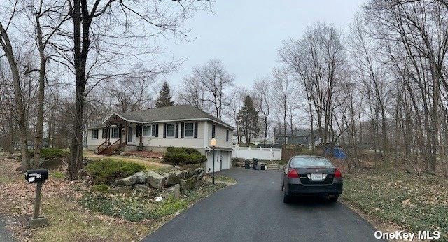 15 MAPLE DR, MIDDLETOWN, NY 10941, photo 3 of 33