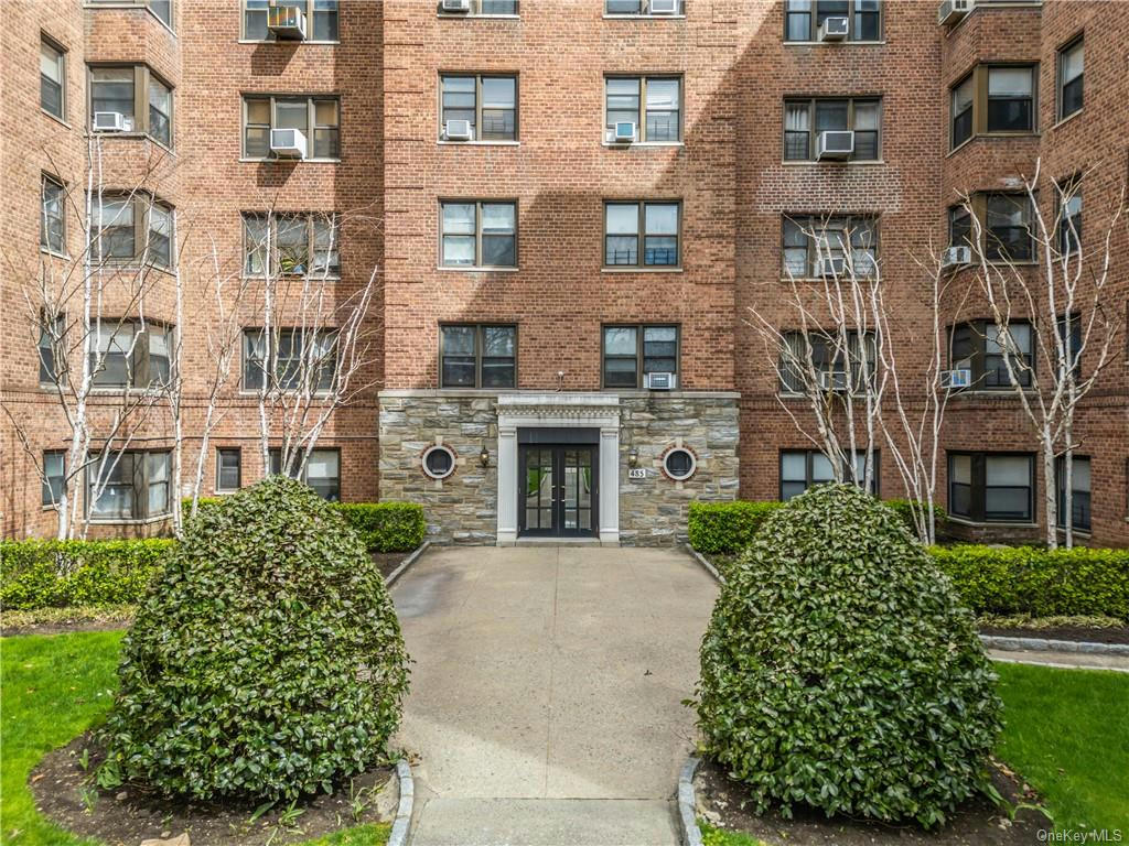 485 E LINCOLN AVE APT 215, MOUNT VERNON, NY 10552, photo 1 of 17