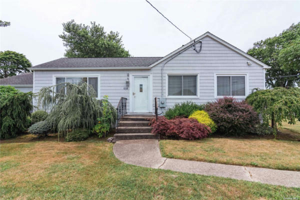 695 S STRONG AVE, COPIAGUE, NY 11726 - Image 1
