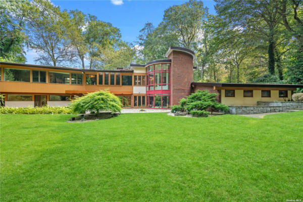 31 THE GLEN, LOCUST VALLEY, NY 11560 - Image 1