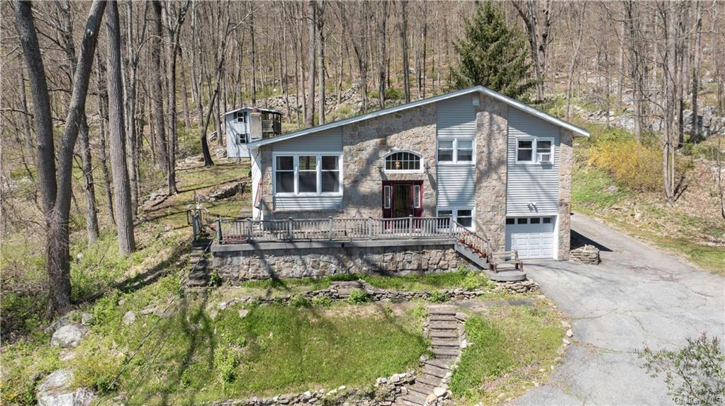 691 SPROUT BROOK RD, PUTNAM VALLEY, NY 10579, photo 1 of 27