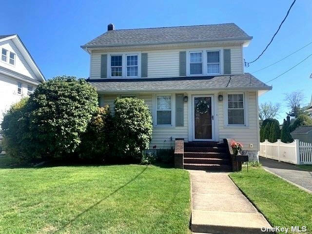 111 LINDEN ST, ROCKVILLE CENTRE, NY 11570, photo 1 of 22