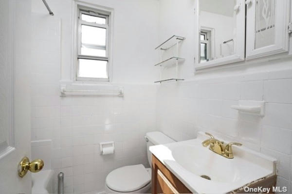247-63 77TH CRES # B, BELLEROSE, NY 11426, photo 4 of 9
