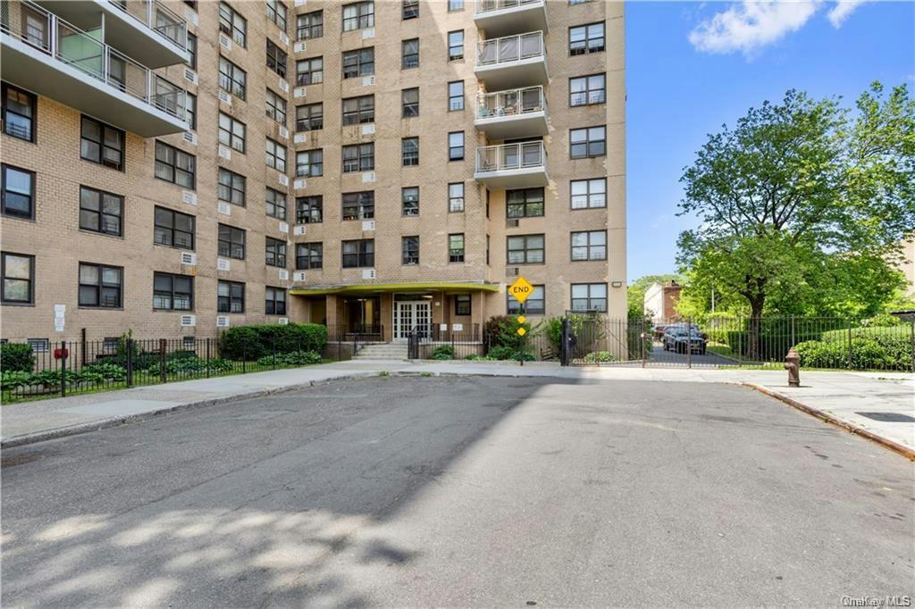 1966 NEWBOLD AVE APT 605, BRONX, NY 10472, photo 1 of 25