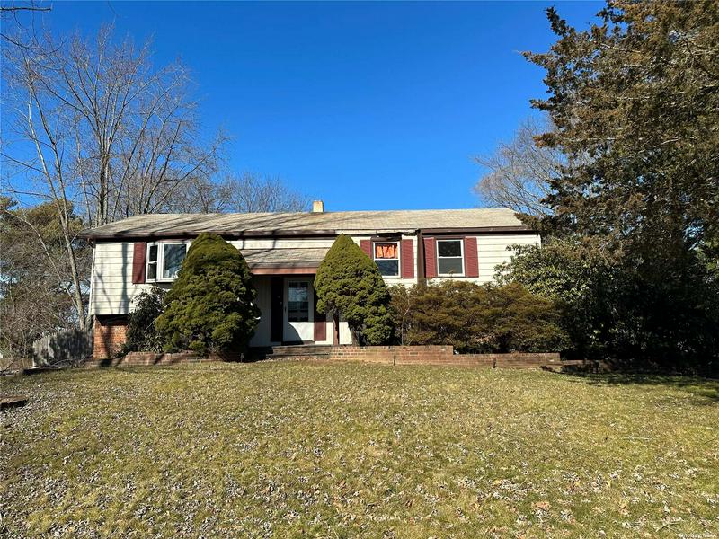 houses for sale stony brook ny