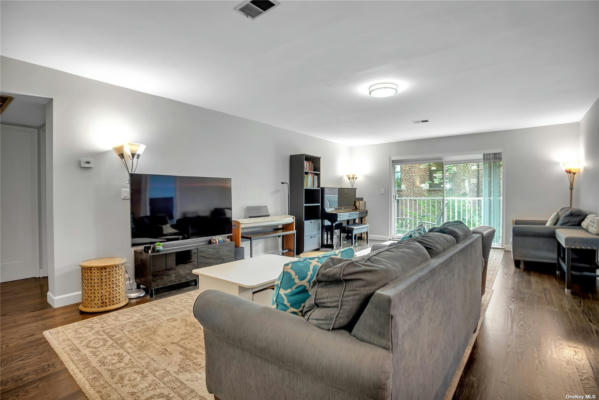 100 S MIDDLE NECK RD APT 206, GREAT NECK, NY 11021 - Image 1