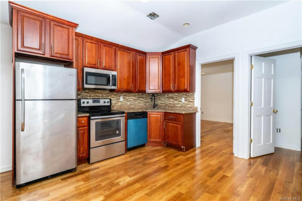 180 TERRACE ST, BRONX, NY 10464 - Image 1