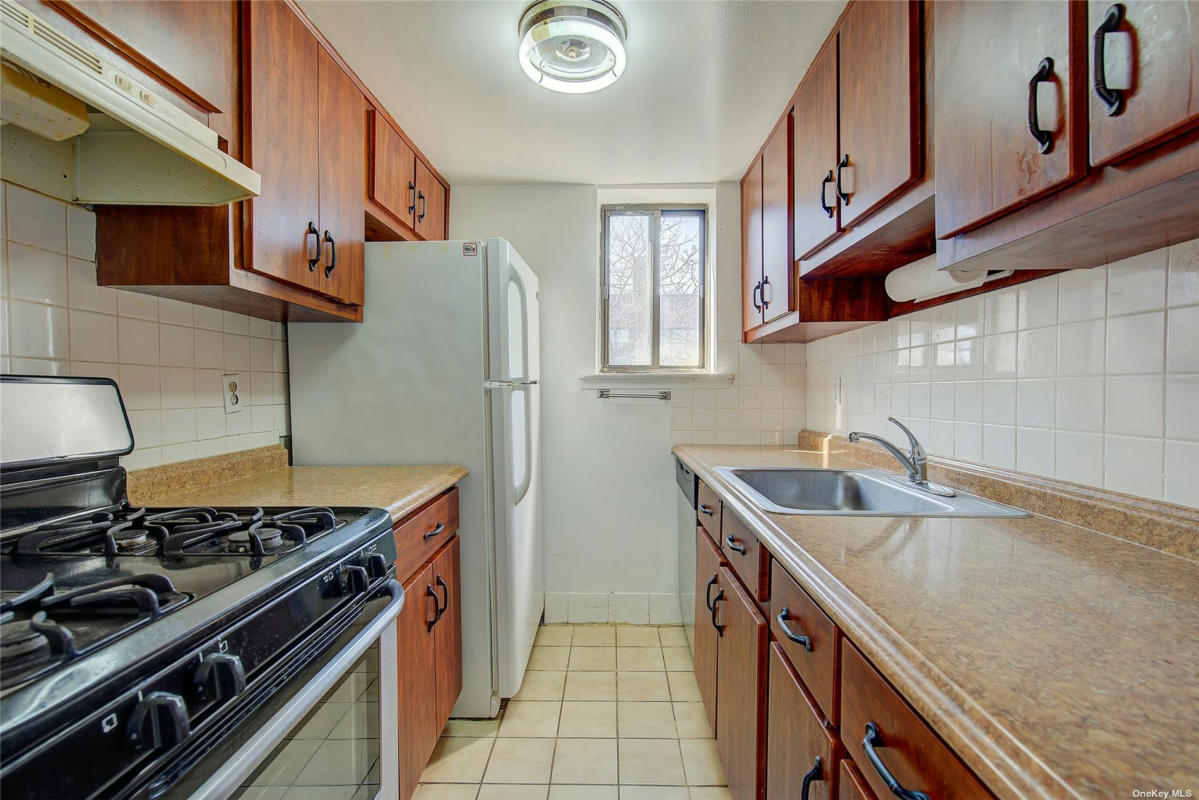 180-16 WEXFORD TER # 5D, JAMAICA ESTATES, NY 11432, photo 1 of 12